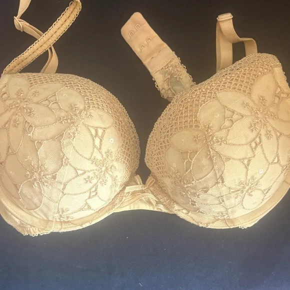 Victoria's Secret Lace Push-Up Bra Set in Hot Pink, Turquoise & Beige - Picture 7 of 10